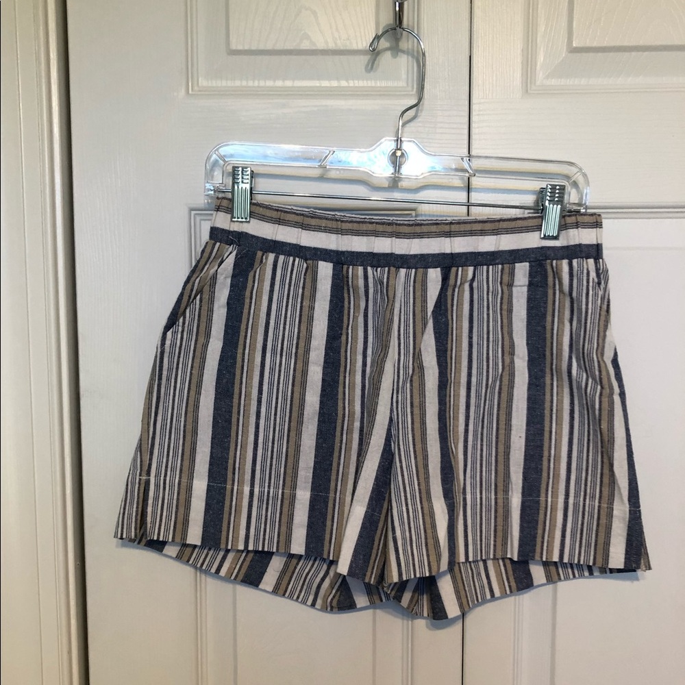 Cute stripped shorts